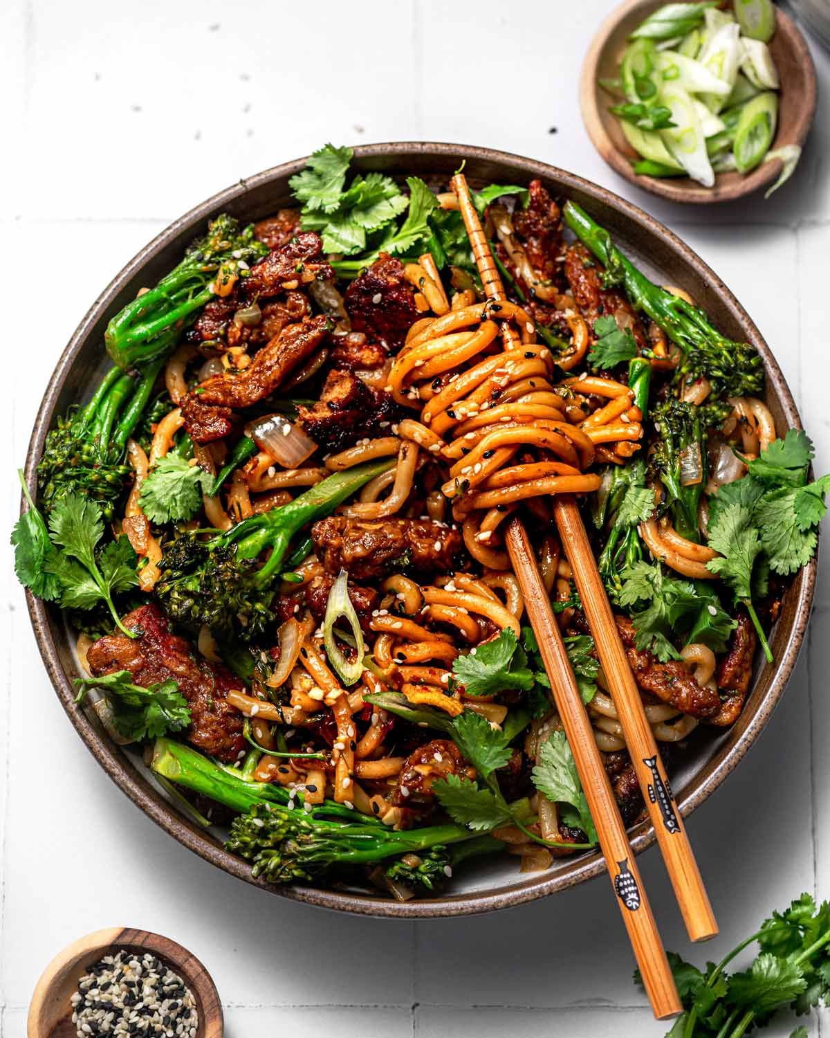 vegan thai-sweet-chilli-veggie-egg-noodle
